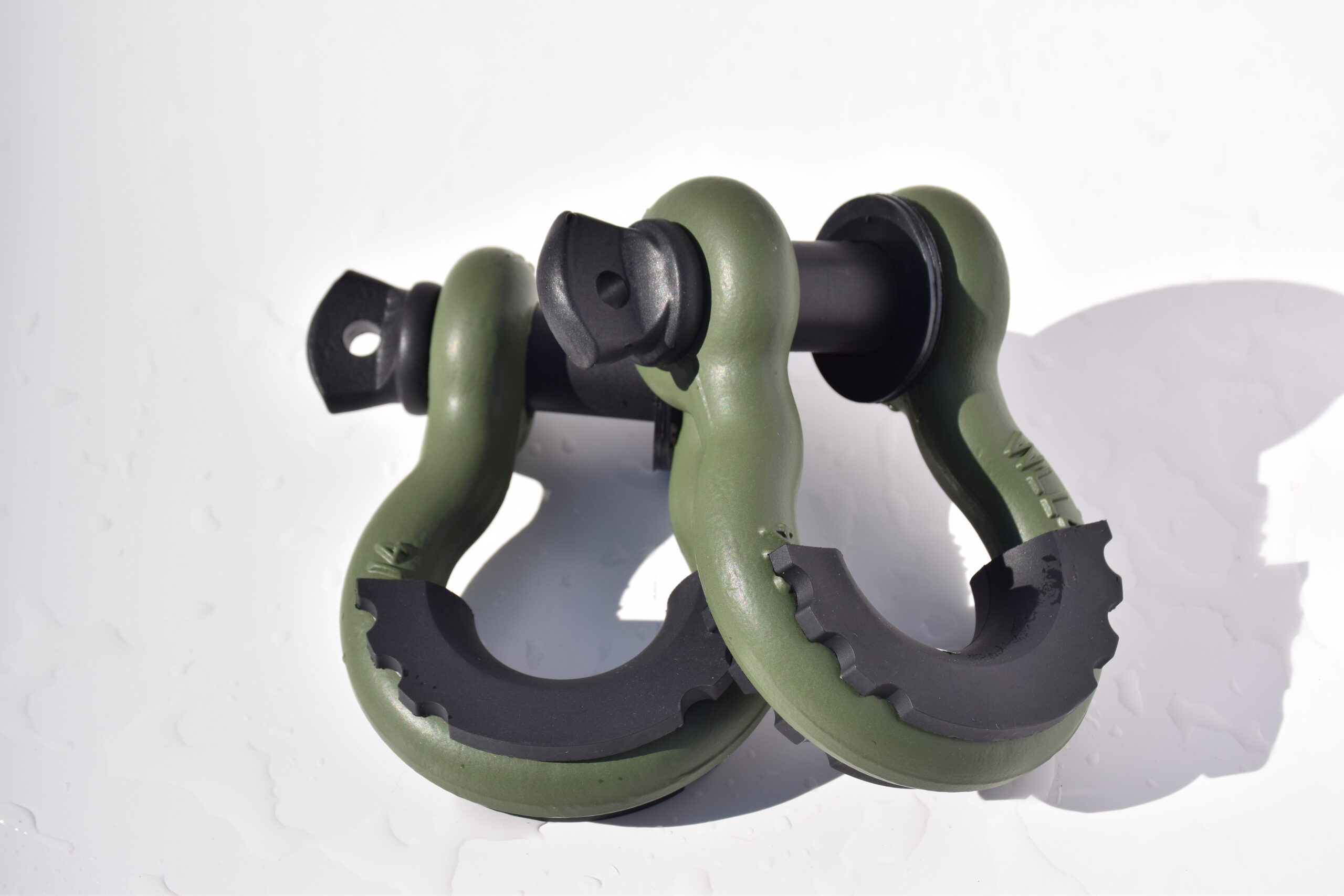 thumbnail image 2 of Get Unstuck! Nilight 3/4 Inch D-Ring Shackles - Heavy Duty Off Road Recovery Shackle (Green) - 92145G 2 of 3